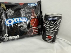 OREO Coca Cola Flavor Popping Candy Cookies 1 Can Coke Zero Gift Pack