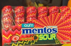 Mentos SOUR Sugar-Free Gum, Sour Strawberry 28 pcs ( 6pcs ) Collectible 06/2025