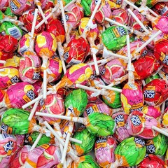 Jolly Rancher Round Lollipops, Assorted Fruit Filled Pops, Bulk Candy (2 Pounds)