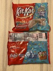 Kit Kat Birthday Cake flavored LIMITED EDITION 10oz lot of 2 Bags Free shipping