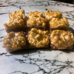 Lili’s Fudge Brownies topped with Pecan pralines (8×8 Pan – 16 Count)