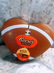 Reeses-8 pc Milk Chocolate/Peanut Butter Miniature Cups. 2.4oz/68gm.New-