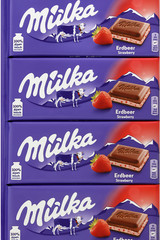 Milka Chocolate, Strawberry 3.5 oz 5 pack. Free And Fast Shipping!!!!!