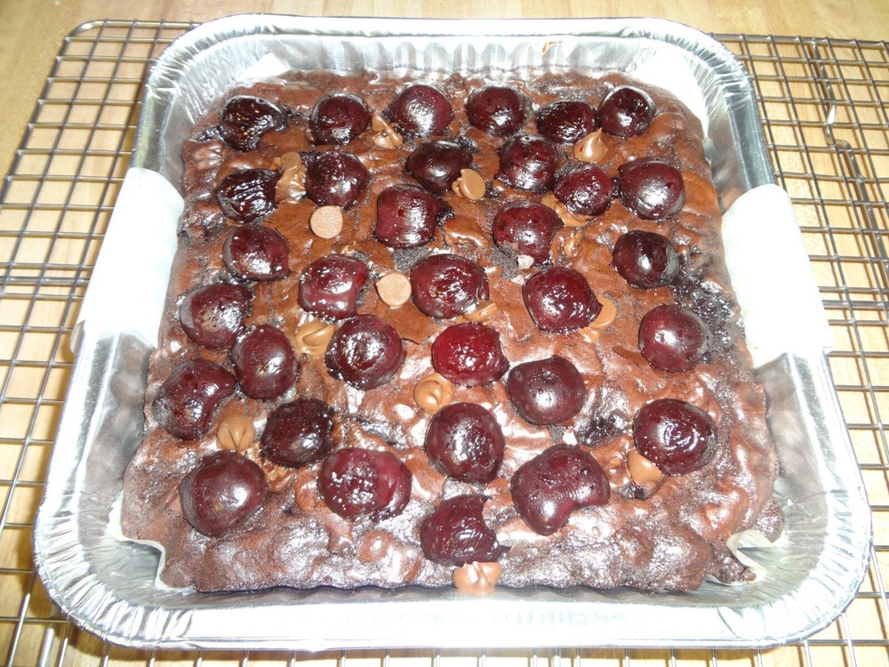 SUPER FUDGY AND DELICIOUSLY RICH HOMEMADE ROASTED CHERRY CHOCOLATE BROWNIES