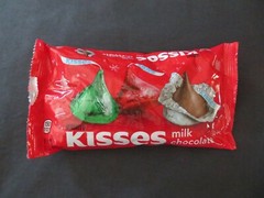 (1) Bag Of Hershey’s Kisses Milk Chocolate 7.8 Oz ^