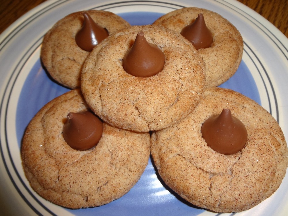 AMAZING HOMEMADE SNICKERDOODLE KISS COOKIES (3 DOZEN)