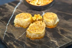 Gulluoglu Palace Roll Walnut Baklava, 9 Pieces (0.55lb – 250gr), daily fresh