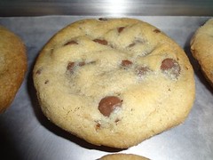 HOMEMADE DEEP DISH CHOCOLATE CHIP GHIRARDELLI CARAMEL FILLED COOKIES (1 DOZEN)
