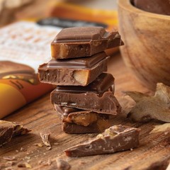 Darrell Lea Caramel Craving Premium Chocolate Bar, 100% Sustainably Source 1 Bar