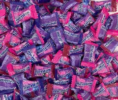 Mentos Feeling Berry Good Fruit Flavors, Bulk Fun Size Chewy Candy (4 Pounds)
