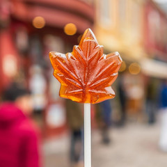 Yupik Maple Leaf Hard Candies with Pure Maple Syrup, 2.2 Lb (35.2 Oz), Individua