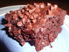 CHOCOLATY HOMEMADE DOUBLE CHOCOLATE BANANA CAKE (9″) TRAY