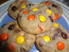 SOFT & GOOEY HOMEMADE REESE’S PEANUT BUTTER CHOCOLATE PUDDING COOKIES (30)