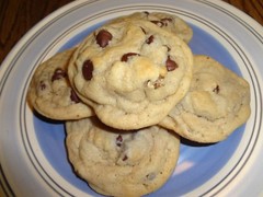 TRADITIONAL HOMEMADE CHOCOLATE CHIP COOKIES WITH CHOICE OF NUTS (3 DOZEN)