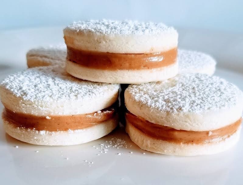 Alfajores con dulce de leche, Caja de 12, Dulce de Leche cookies, box of 12
