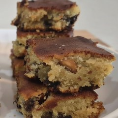 8×8 Pan – Golden Chocolate Chip Keto Blondie – Grass-Fed Butter – Crunchy Nuts