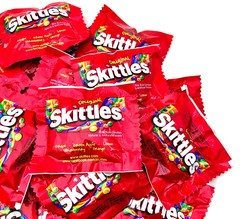 SKITTLES Original Fun Size, Individual Packs, 5 Flavors – Bulk Candy (2 Pounds)