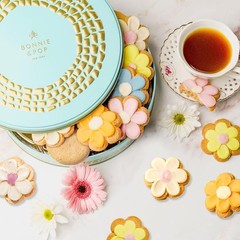 Cookie Gift Basket, Shortbread Flower Cookies Box, Gift Idea for Mothers Day,…