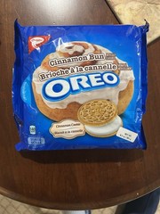 2 Packs of Christie Oreo Cinnamon Bun Sandwich Cookies 261g Each