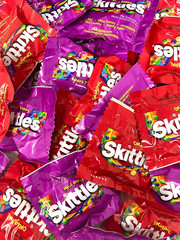 Skittles Candy Mix, Wild Berry & Original, Individually Wrapped Chews (4 Pounds)