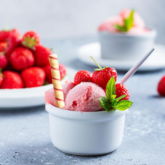 Pirouline Rolled Wafers – Strawberry – Rolled Wafer Sticks, Crème Filled Wafers