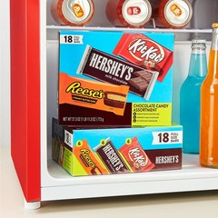 HERSHEY’S, KIT KAT and REESE’S Assorted 27.3 oz (18 Count, Pack of 1), Brown