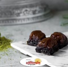 Gulluoglu Chocolate Baklava with Walnut, 36 pieces (2.42 lb – 1100 gr)