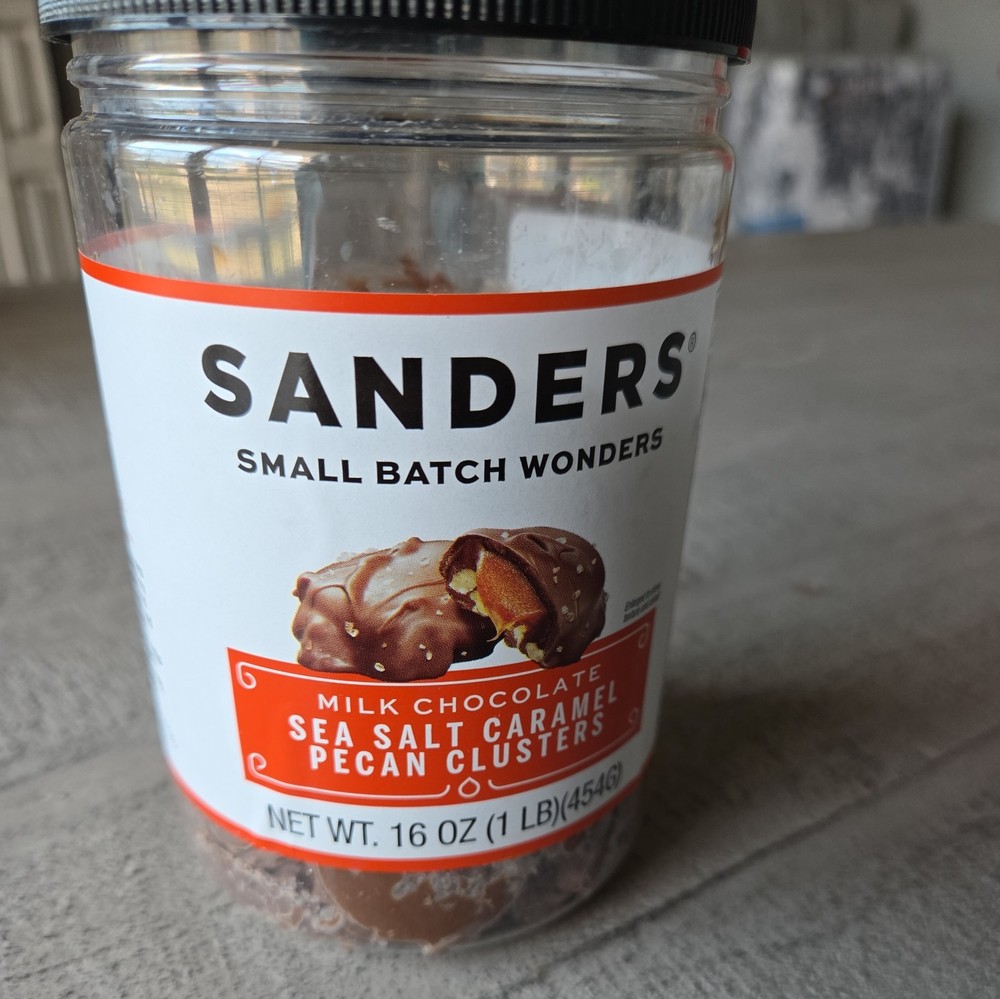 Milk Chocolate Sea Salt Caramel Pecan Clusters – 16 oz Tub