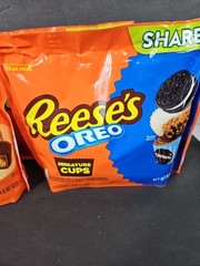 6 Pack~ Reese’s Oreo Milk Chocolate and White Creme Peanut Butter Cups Candy 9OZ