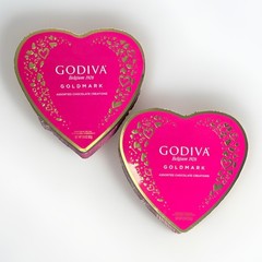 Godiva Goldmark White Dark Milk Chocolate Candy Assortment Heart Gift Box 2ct