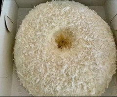 Tom Cruise White Chocolate Coconut 🥥 Cake