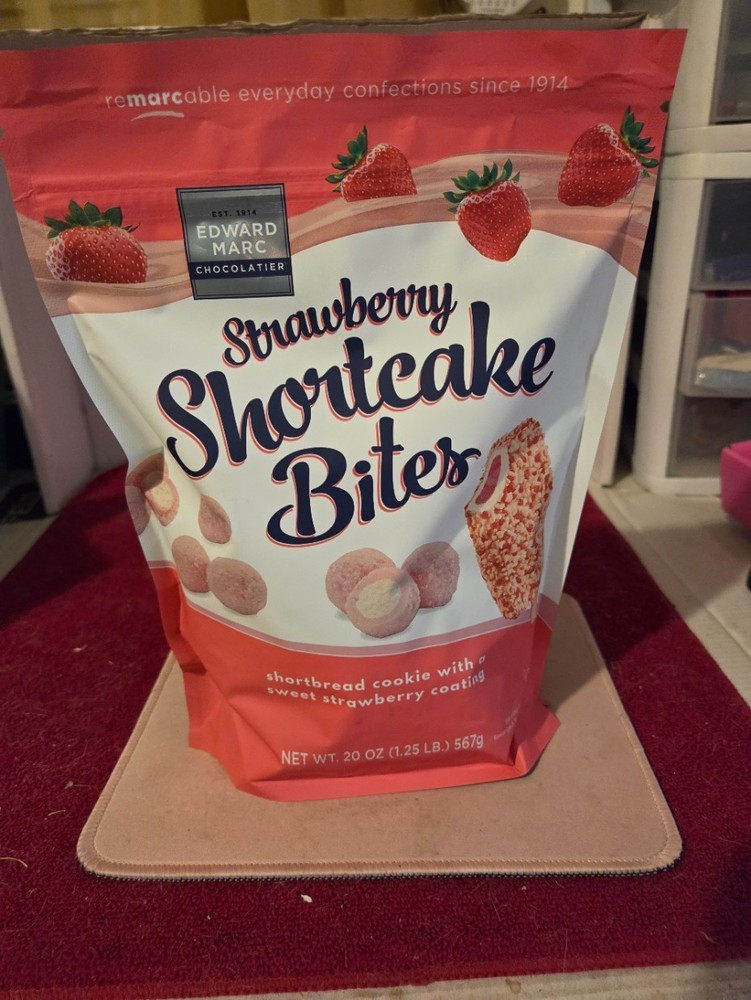 🔥 20oz Strawberry Shortcake Bites by Edward Marc Chocolatier – New – 🔥
