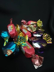 Hight Quality Arabic And Turkish chocolate  Mix Chocolate  From Dubai 1Kg500g
