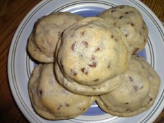 FANTASTIC HOMEMADE OREO STUFFED CHOCOLATE CHIP COOKIES (2 DOZEN)
