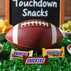 Snickers Fun Size Football Chocolate Bars Variety Pack, Party Size – 24.02 oz