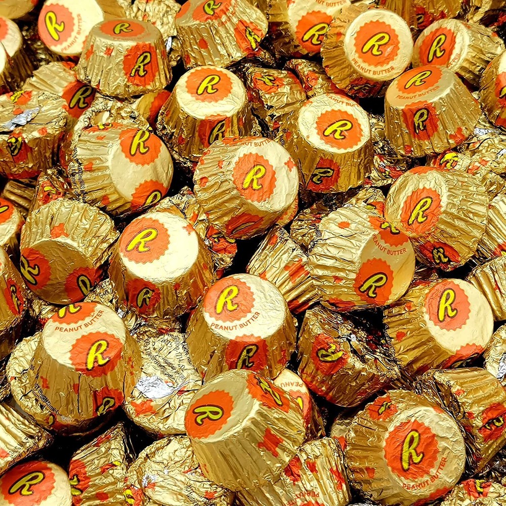 REESE’S Peanut Butter Cups, Milk Chocolate, Bulk Miniatures Candy (4 Pounds)