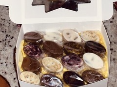 PALMA Delights Chocolate Coated Dates With Assorted Toppings And Nuts. 20 Pieces