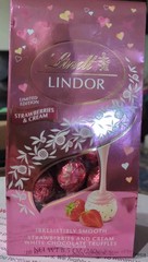 Lindt Lindor 8.5 oz. STRAWBERRIES & CREAM White Chocolate Truffles * BB 8/2026 *