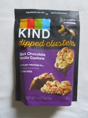 (1) Bag Of Kind Dipped Clusters Dark Chocolate Vanilla Cashew 4 Oz